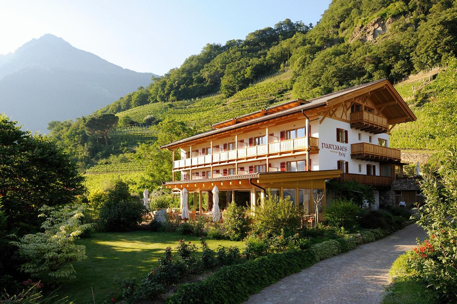 Hotel Garni Partaneshof Мерано Екстериор снимка
